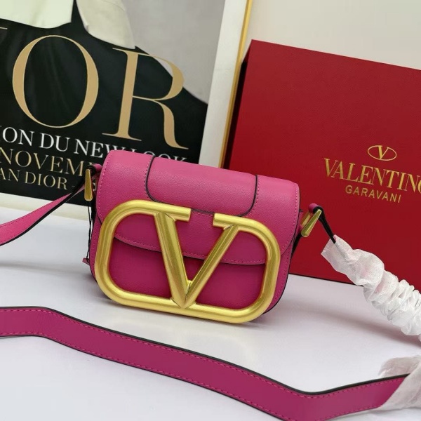 VALENTINO Garavani MAXI 18CM 발렌티노 숄더백