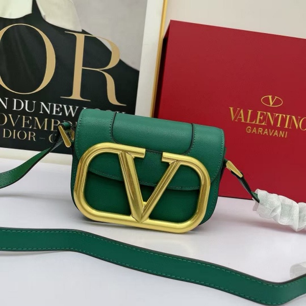 VALENTINO Garavani MAXI 18CM 발렌티노 숄더백