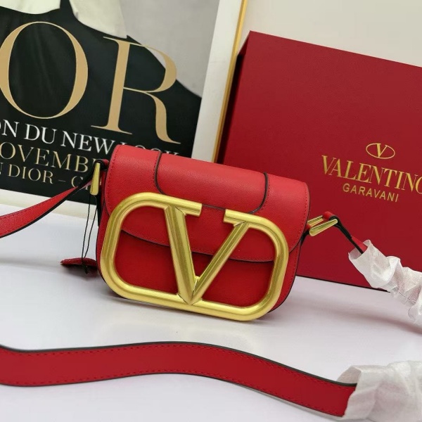 VALENTINO Garavani MAXI 18CM 발렌티노 숄더백