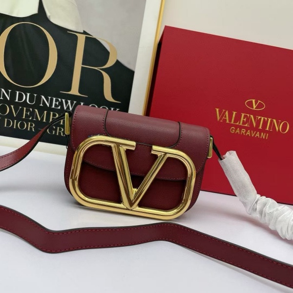 VALENTINO Garavani MAXI 18CM 발렌티노 숄더백