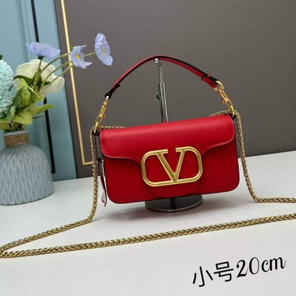 VALENTINO Garavani Stud Sign 20CM 발렌티노 크로스백