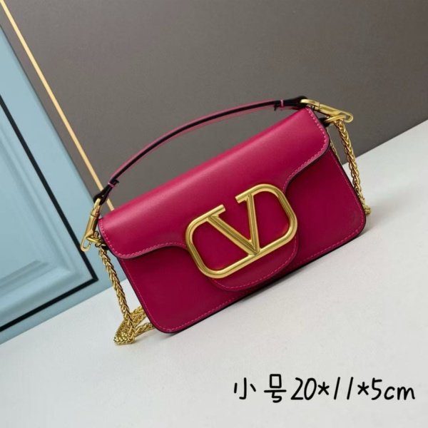 VALENTINO Garavani Stud Sign 20CM 발렌티노 크로스백