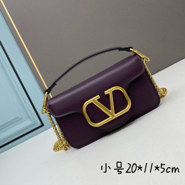 VALENTINO Garavani Stud Sign 20CM 발렌티노 크로스백