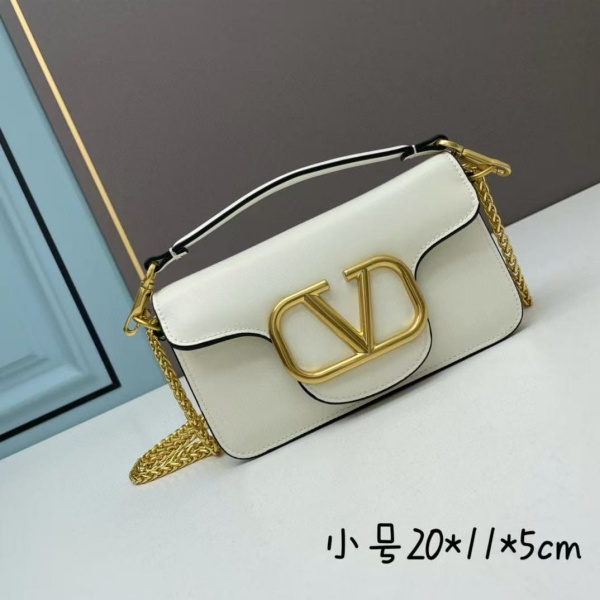 VALENTINO Garavani Stud Sign 20CM 발렌티노 크로스백