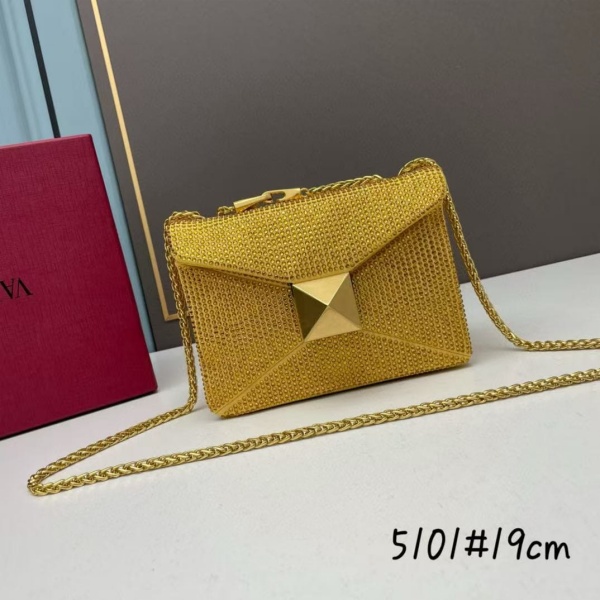 VALENTINO ONE STUD 5101# 19CM 발렌티노 크로스백