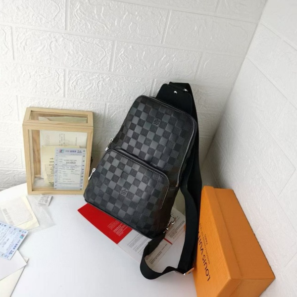 LOUIS VUITTON  Avenue N41719  루이비통 크로스백