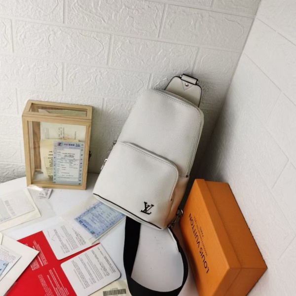 LOUIS VUITTON  Avenue N41719  루이비통 크로스백