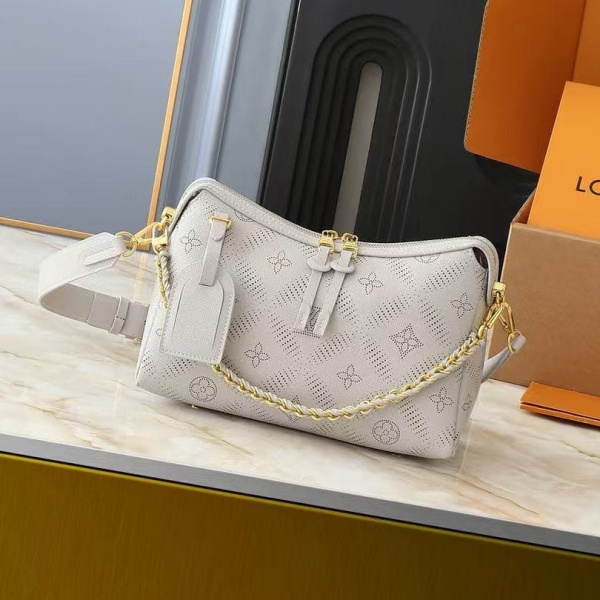 LOUIS VUITTON  M13157 루이비통 크로스백