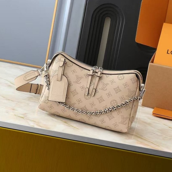 LOUIS VUITTON  M24255 루이비통 크로스백