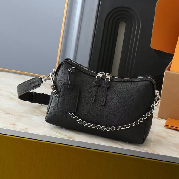 LOUIS VUITTON  M24255 루이비통 크로스백