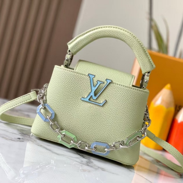 LOUIS VUITTON  Capucines M24683 21CM 루이비통 토트백