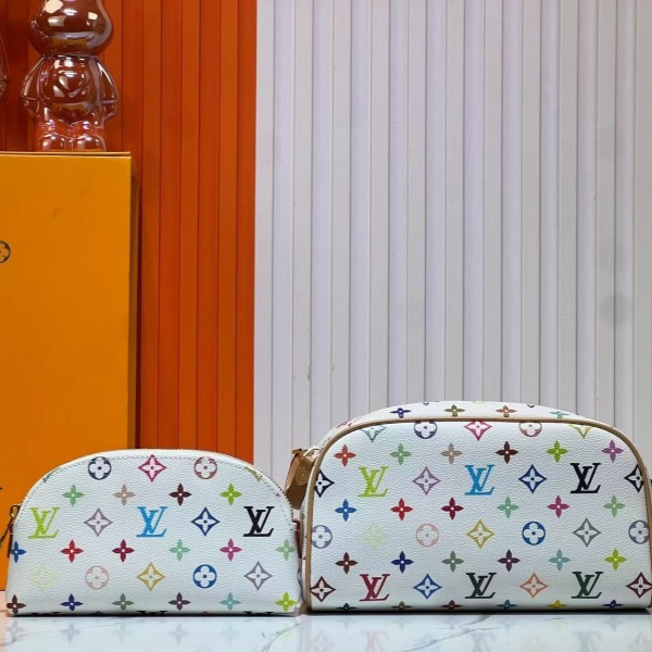 LOUIS VUITTON Dopp Kit  M47528 루이비통 클러치백