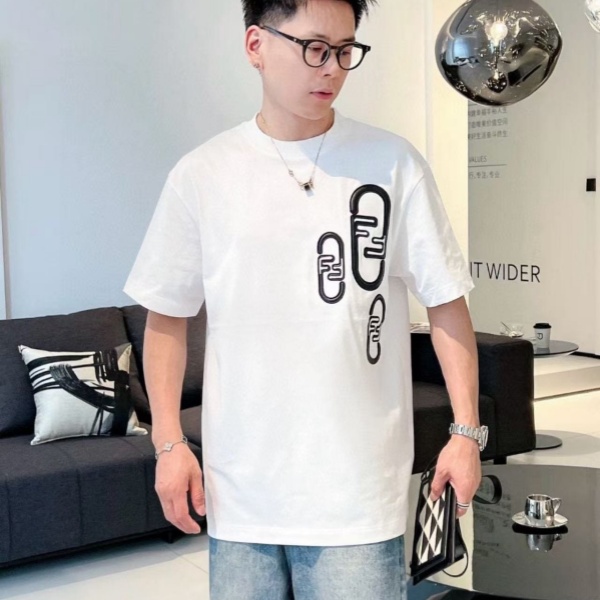 FENDI 펜디 반팔티 남녀공용