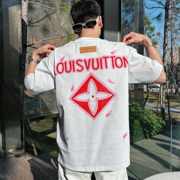 LOUIS VUITTON  루이비통  반팔티  남녀공용
