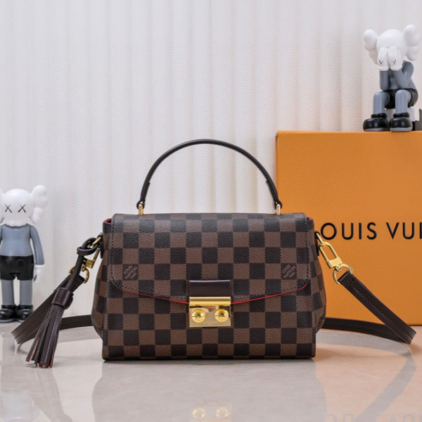 LOUIS VUITTON  CROISETTE  루이비통 숄더백