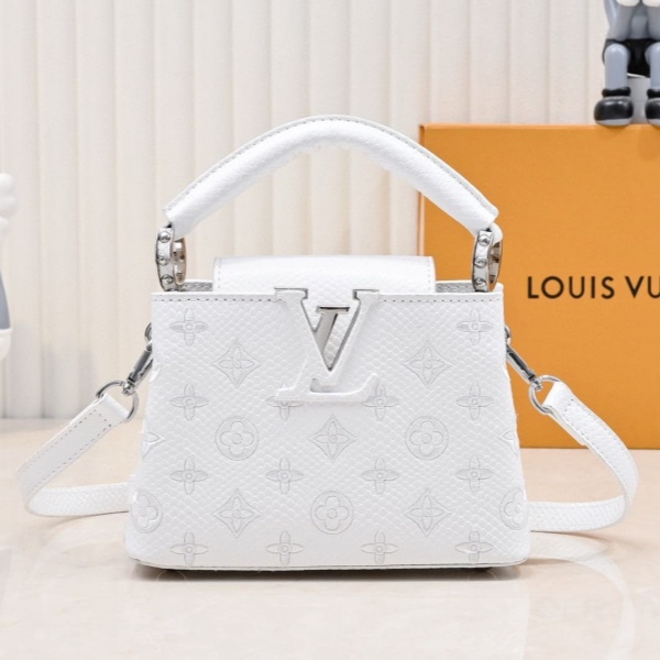 LOUIS VUITTON  M94519  CAPUCINES  루이비통  토트백