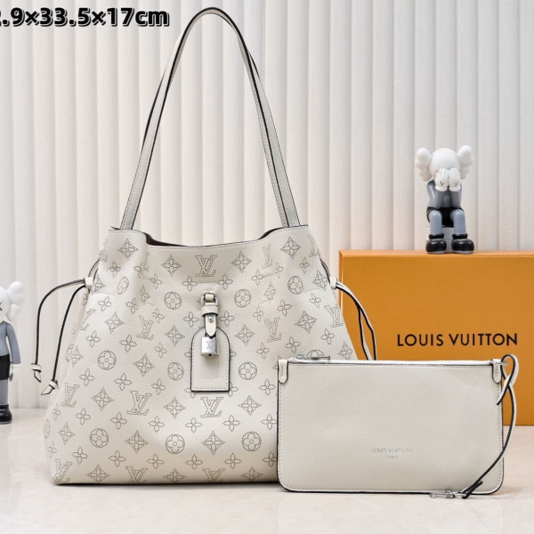 LOUIS VUITTON  M13180  Boundless  루이비통  토트백