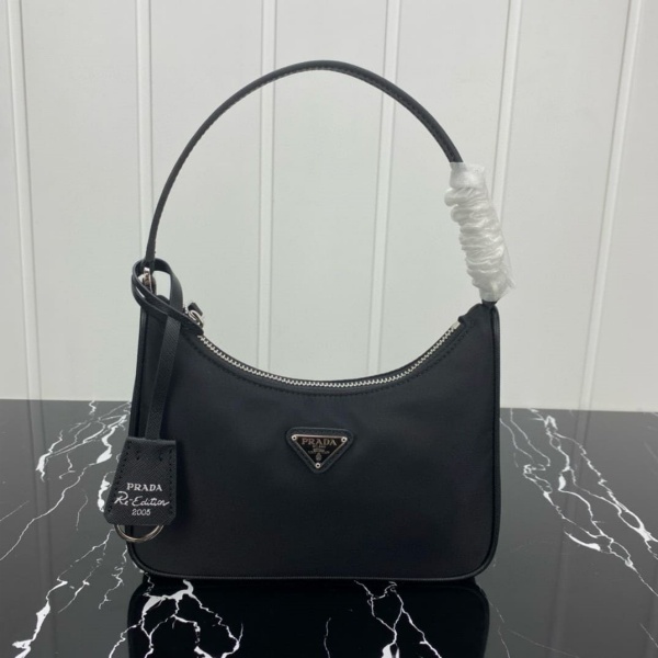 PRADA   nylon HObo 1N204M   프라다   크로스백