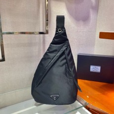 PRADA   2VZ092  프라다   힙색