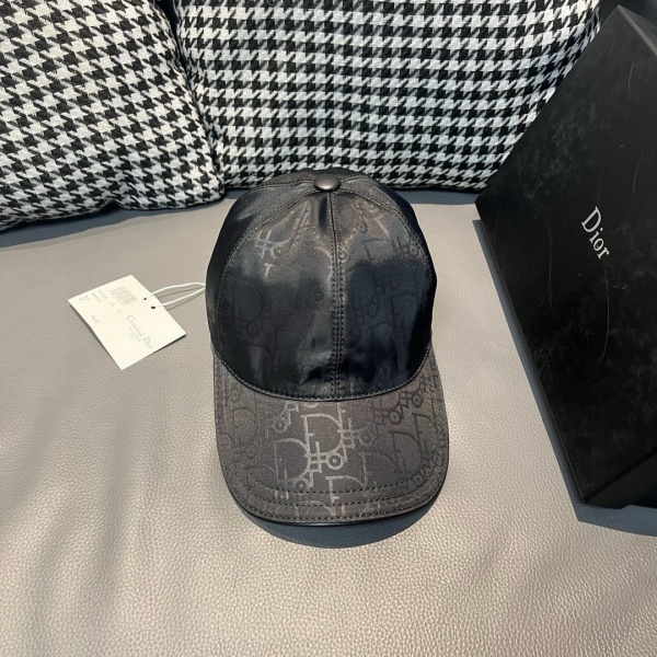 DIOR   디올   볼캡 모자