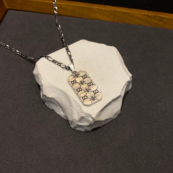 GUCCI  구찌  목걸이