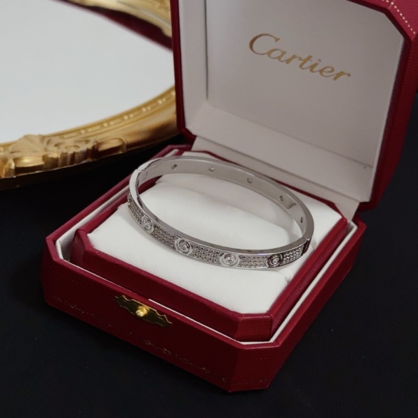 CARTIER  까르띠에  귀걸이