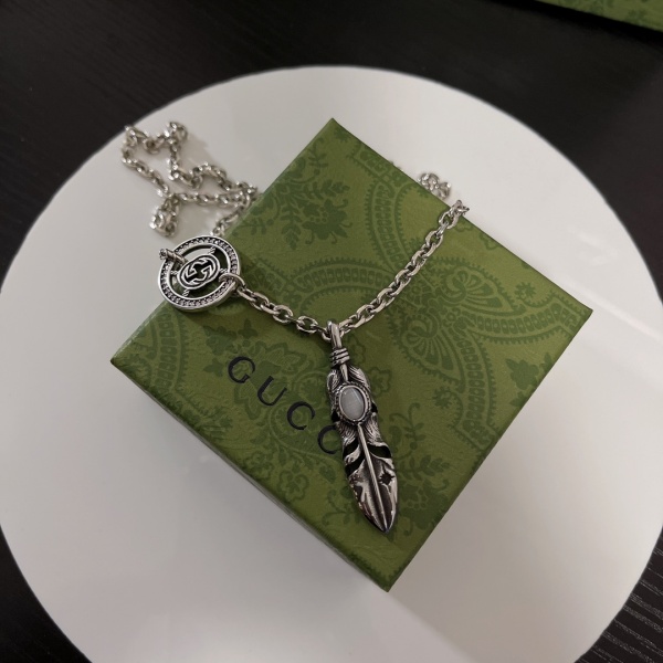 GUCCI  구찌  목걸이