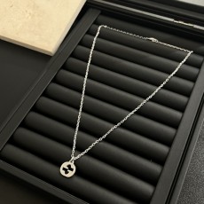GUCCI  구찌  목걸이